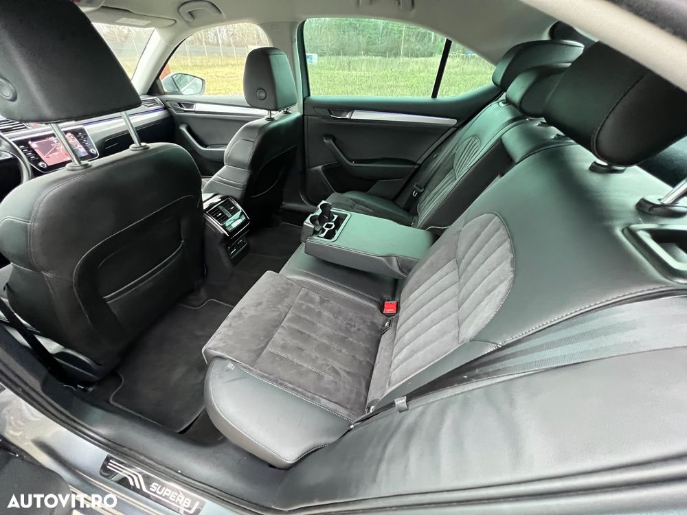 Skoda Superb 2.0 TDI DSG Sportline - 17