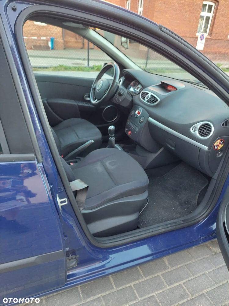 Renault Clio - 9