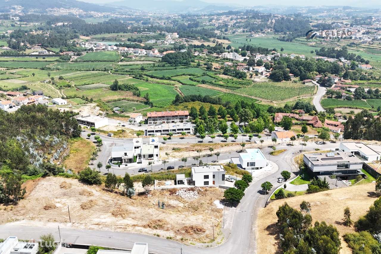Terreno Urbano para Construção | Centro de Paredes - Grande imagem: 3/14