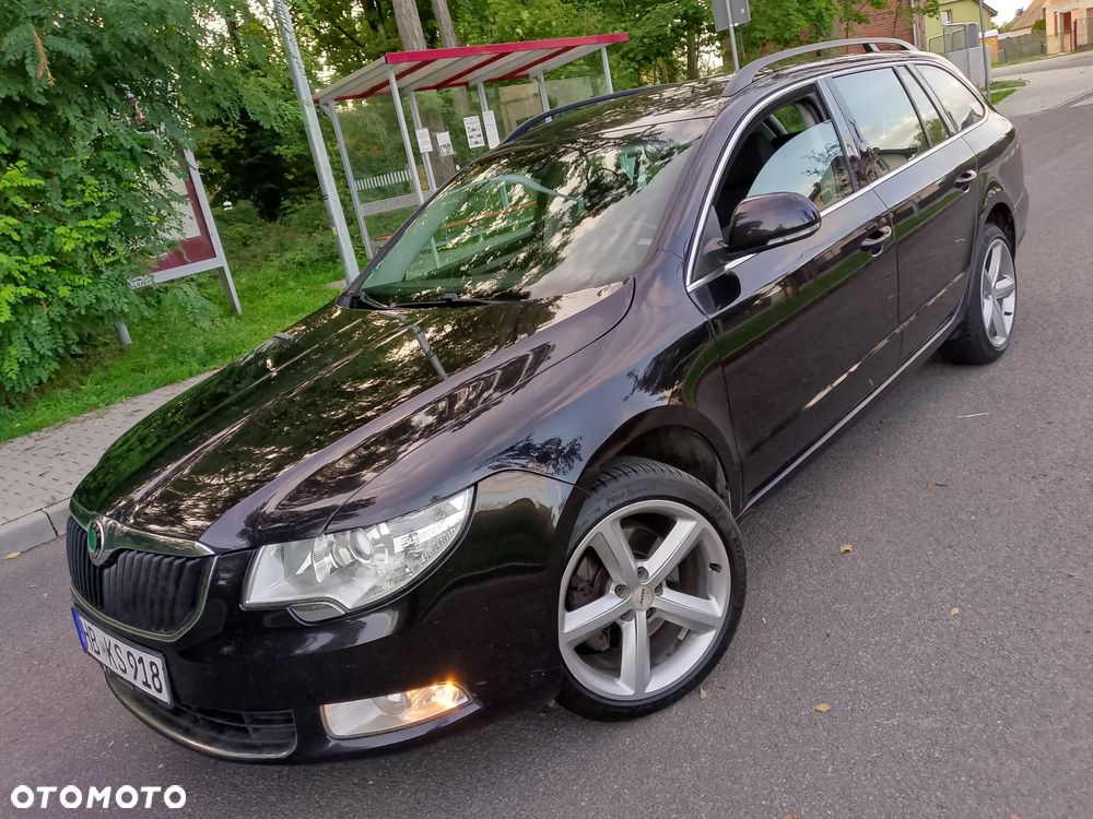 Skoda Superb 2011 photo 2