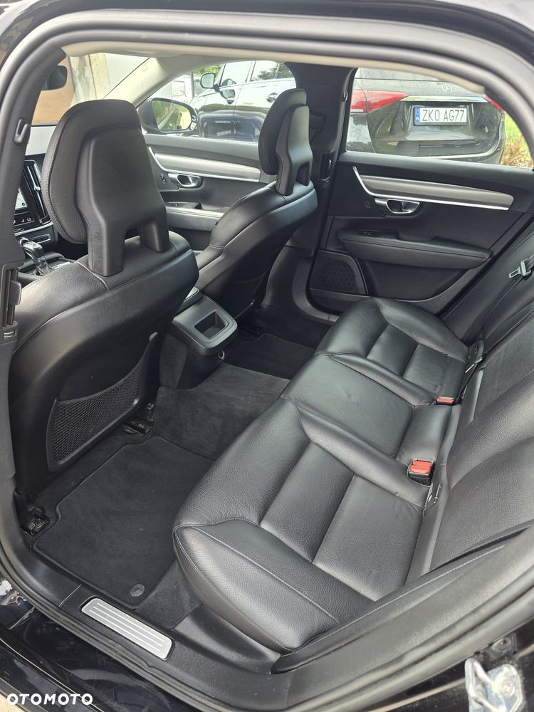 Volvo V90 D4 Momentum - 17