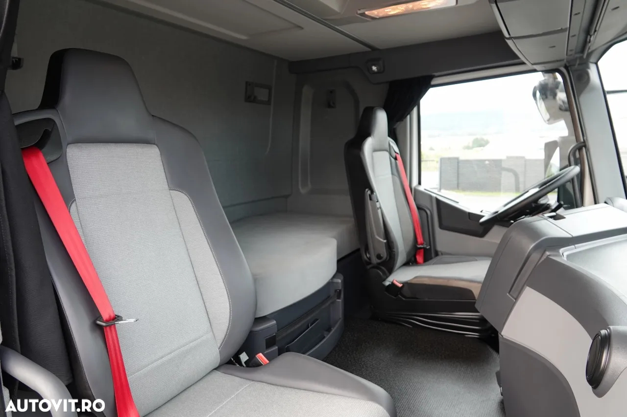 Renault T 430 / CABĂ JUSĂ / HIDRAULICĂ DE BASCULARE / GREUTATE: 6.700 KG / 250.000 km. - 35