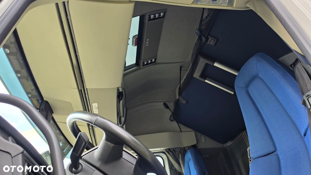 Volvo ///FH///500///2023/// GLOBETROTTER///XXL///FULLLED/// VIRTUAL COCPIT///KLIMATYZACJA POSTOJOWA///ALUFELGI///RADARY/// KAMERA///WYŚWIETLACZ OBCIĄŻENIA/// ZABUDOWY MIĘDZYOSIOWE/// STAN BARDZO DOBRY - 25