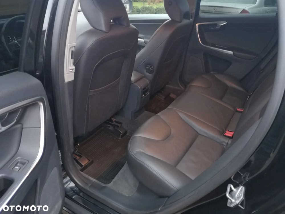 Volvo XC 60 T6 AWD Edition Pro - 18