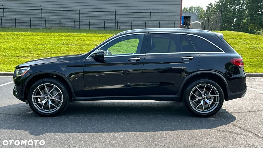 Mercedes-Benz GLC 300 4Matic 9G-TRONIC AMG Line Plus - 4