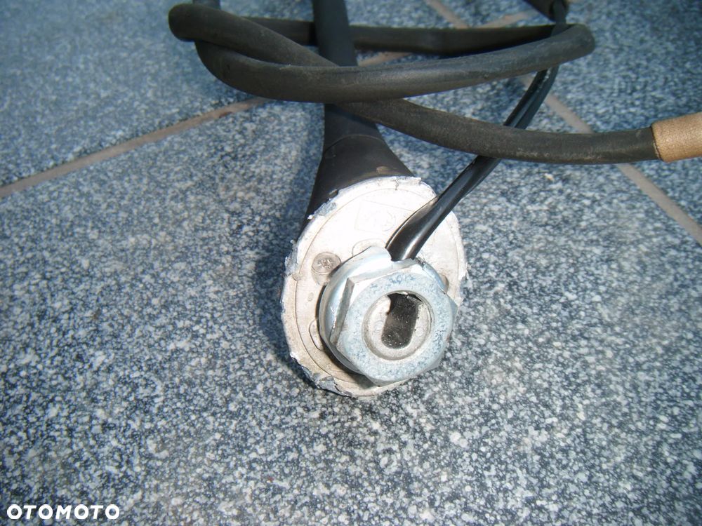 toyota corolla verso 05r  antena dachowa fabryczna - 2