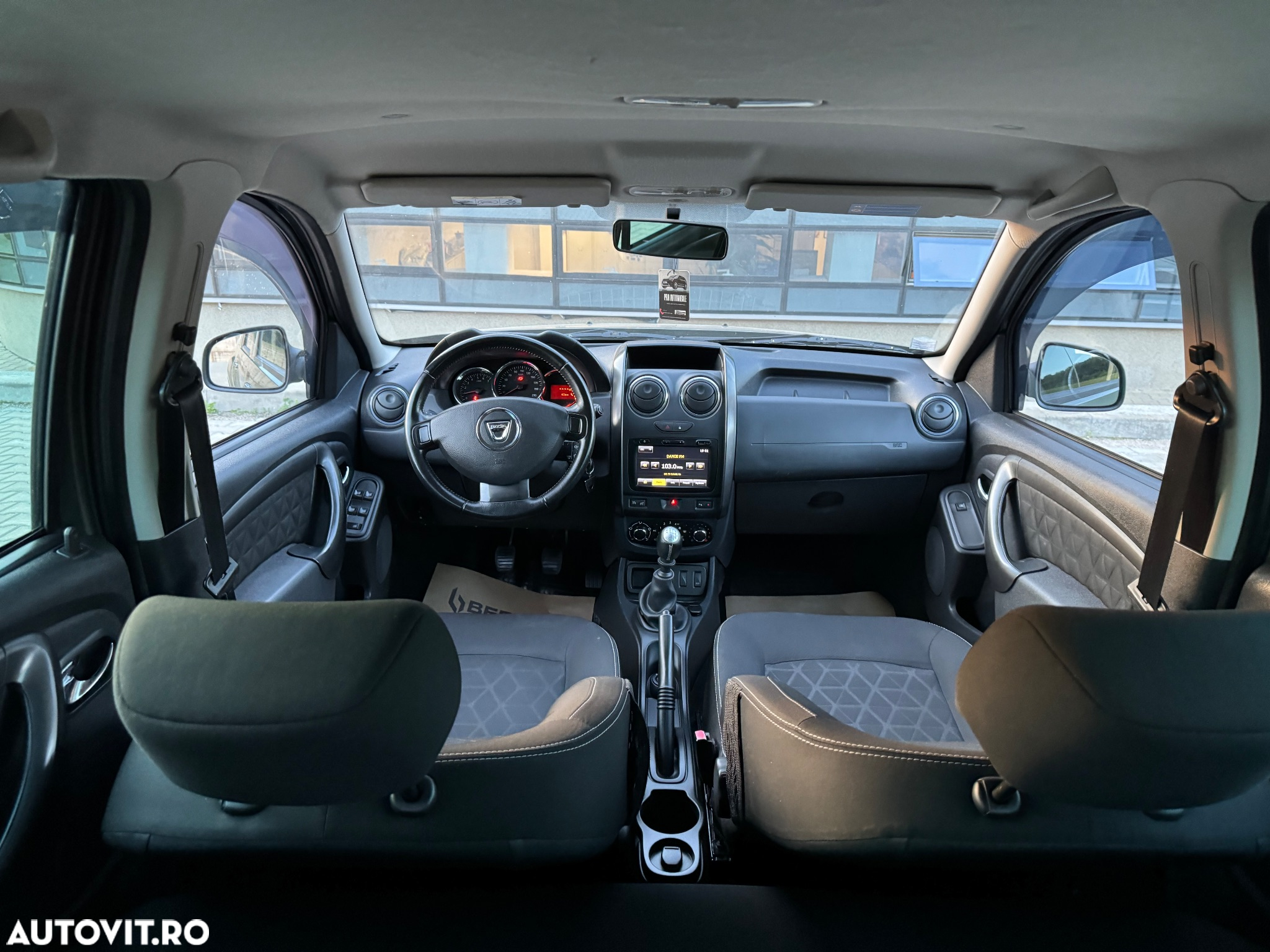 Dacia Duster 1.5 dCi 4x2 Prestige - 21