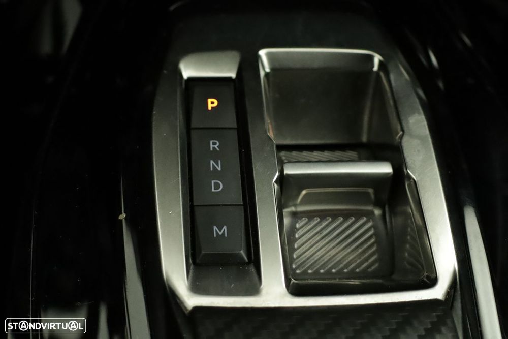 Peugeot 2008 1.2 PureTech GT EAT8 - 14