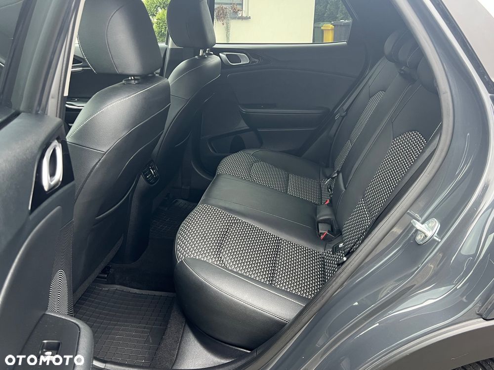 Kia XCeed - 25