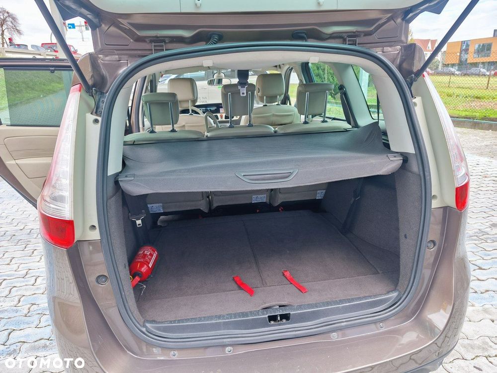 Renault Grand Scenic - 19