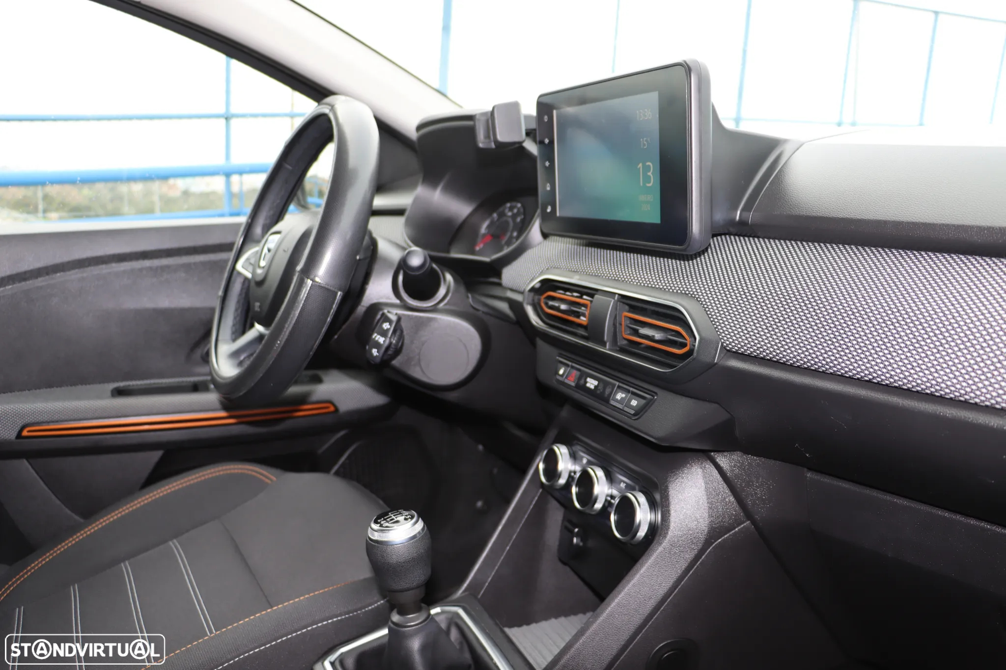 Dacia Sandero - 11