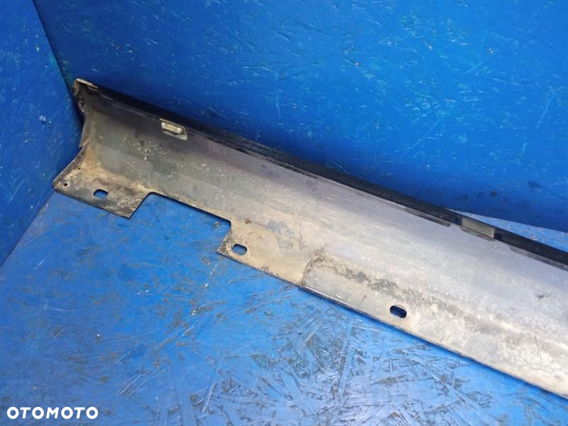 LISTWA PROGOWA LEWA ZEWNĘTRZNA MERCEDES W204 - 5