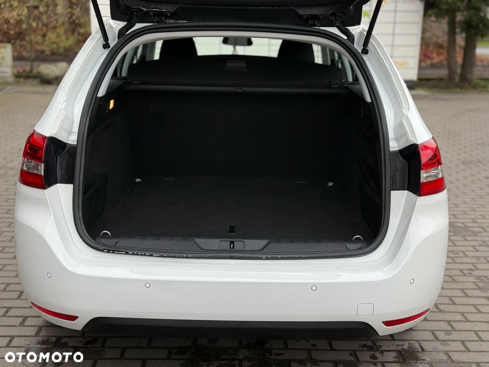 Peugeot 308 1.5 BlueHDi Active Pack Business S&S EAT8 - 29