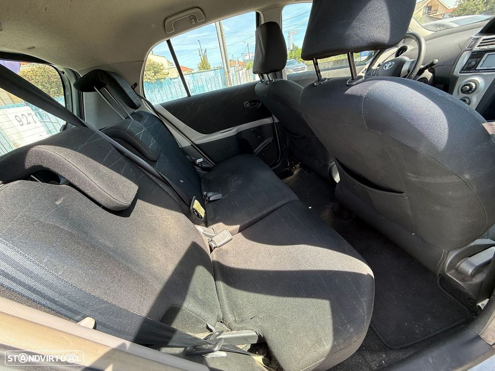 Toyota Yaris 1.0 VVT-i AC - 11