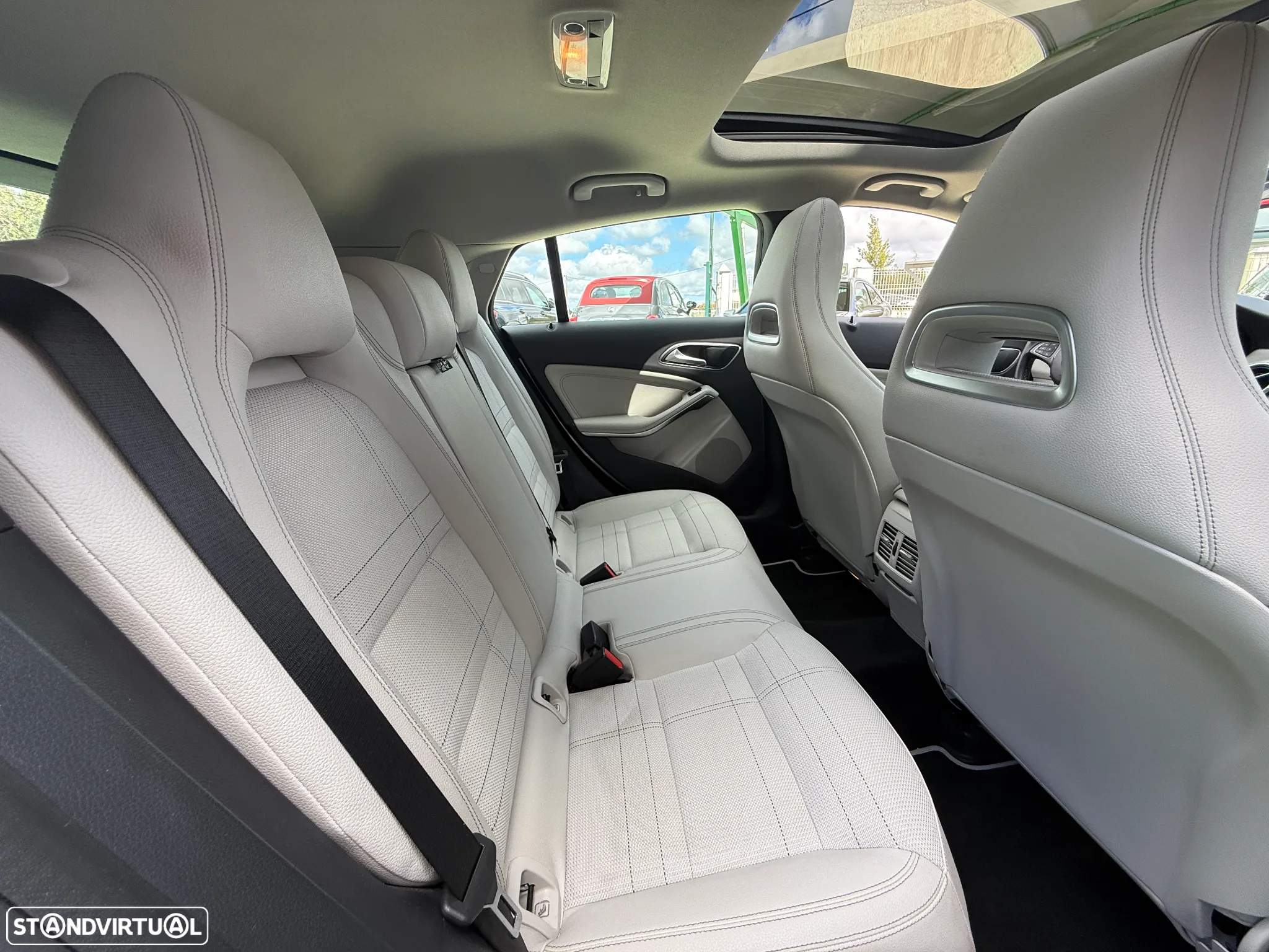 Mercedes-Benz CLA 180 Shooting Brake d Urban - 40