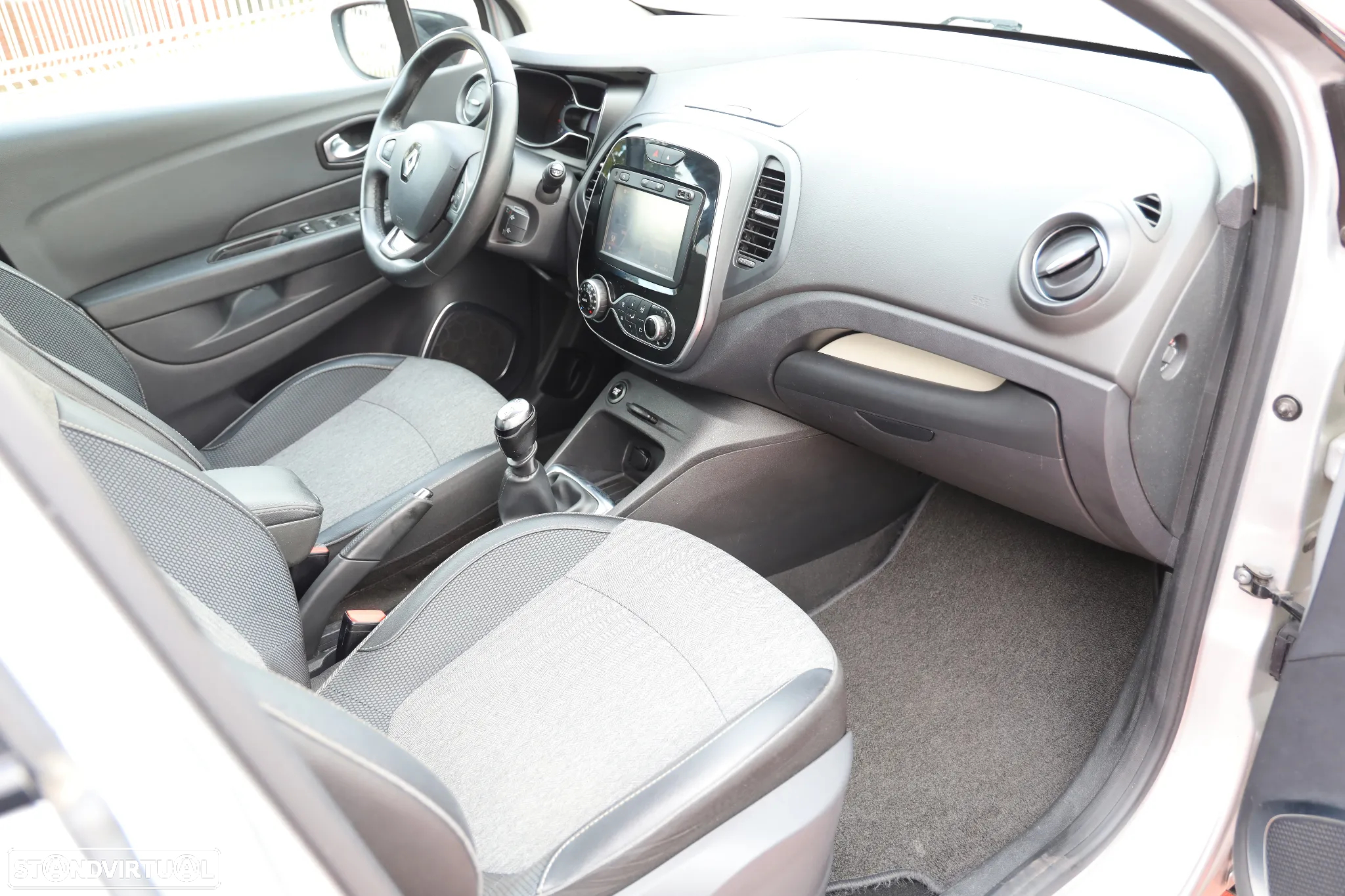 Renault Captur 1.5 dCi Exclusive - 4