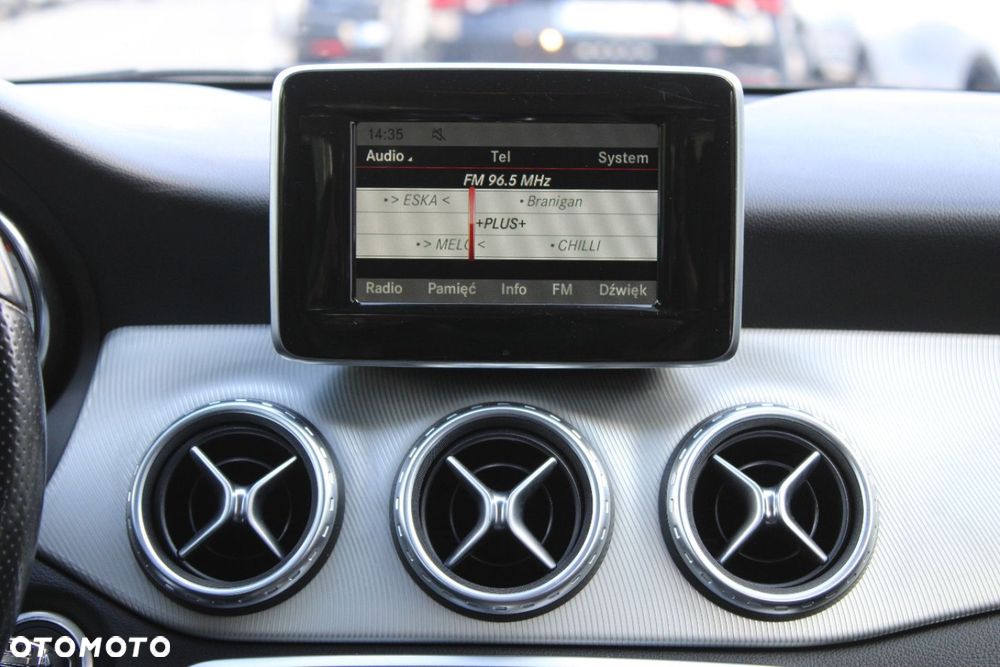 Mercedes-Benz GLA - 31