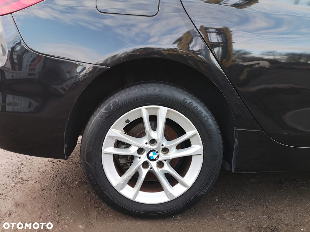 BMW Seria 2 218d Sport Line - 33