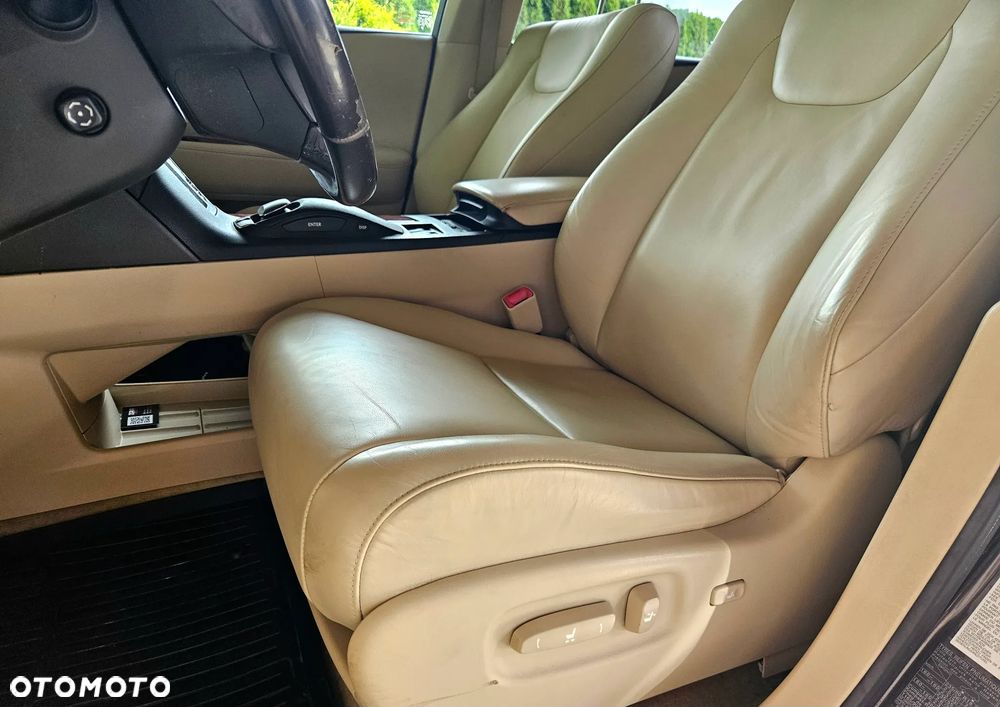 Lexus RX - 21