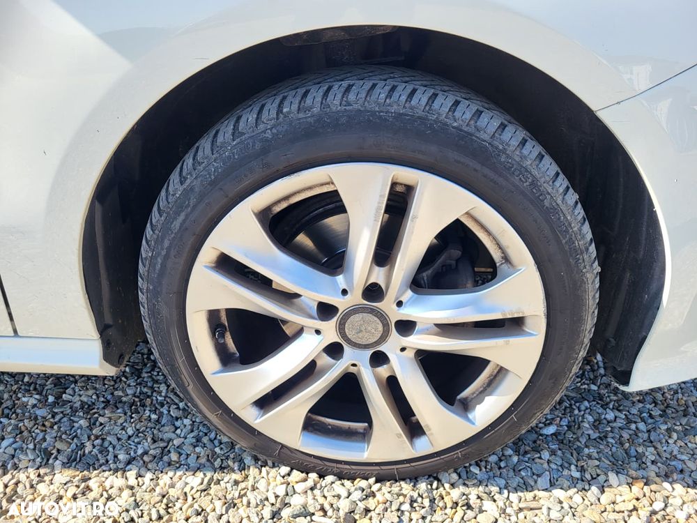 Mercedes-Benz B 180 - 25