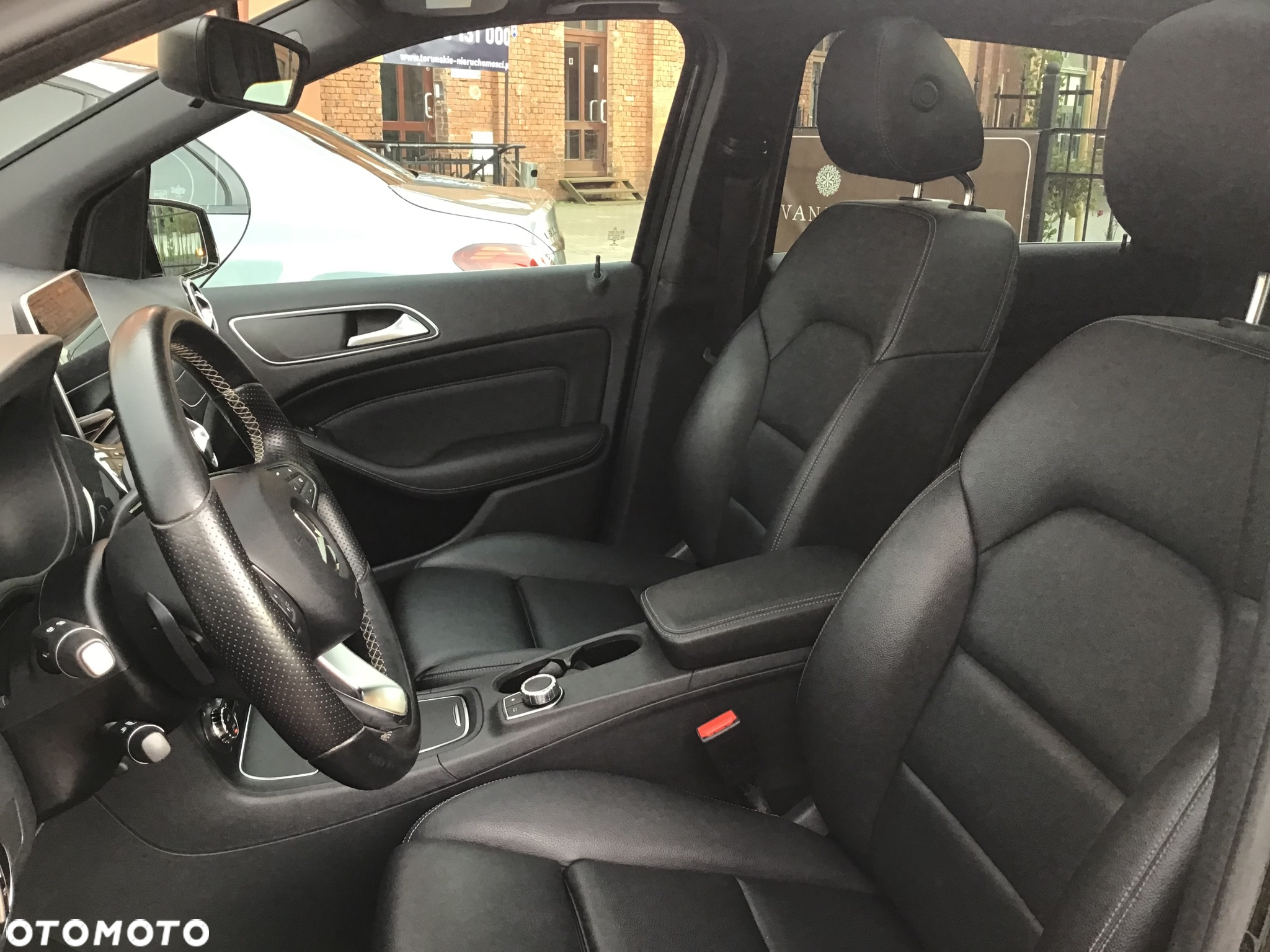 Mercedes-Benz Klasa B 250 4Matic 7G-DCT Edition - 33