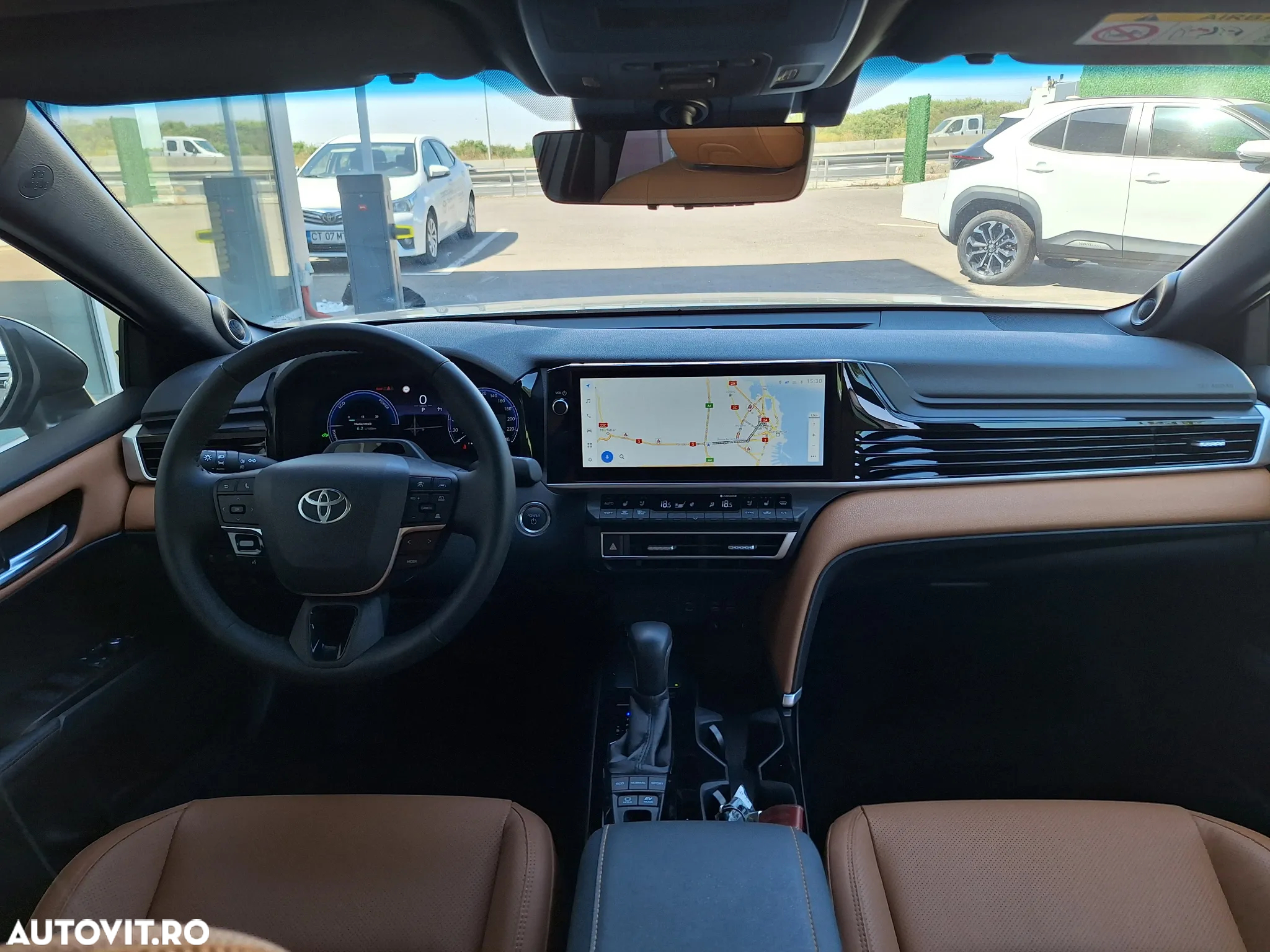 Toyota Camry 2.5 HEV Luxury - 11