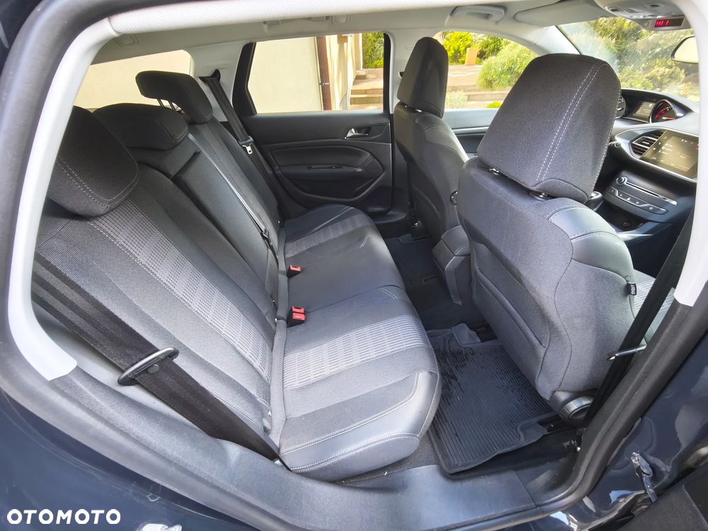 Peugeot 308 1.5 BlueHDi Allure S&S - 19