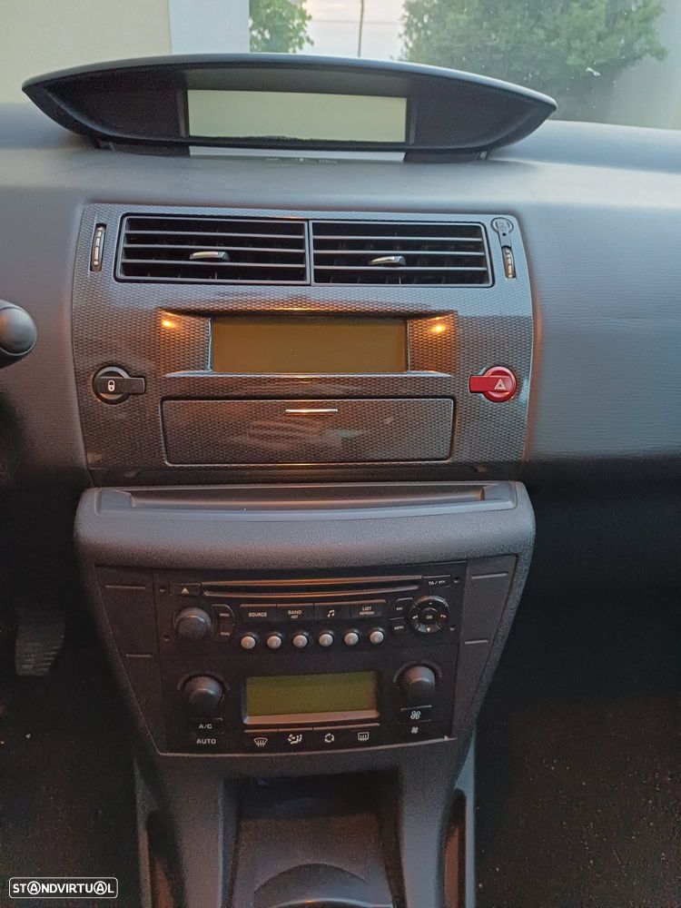 Citroën C4 1.6 HDi 110 VTS - 7