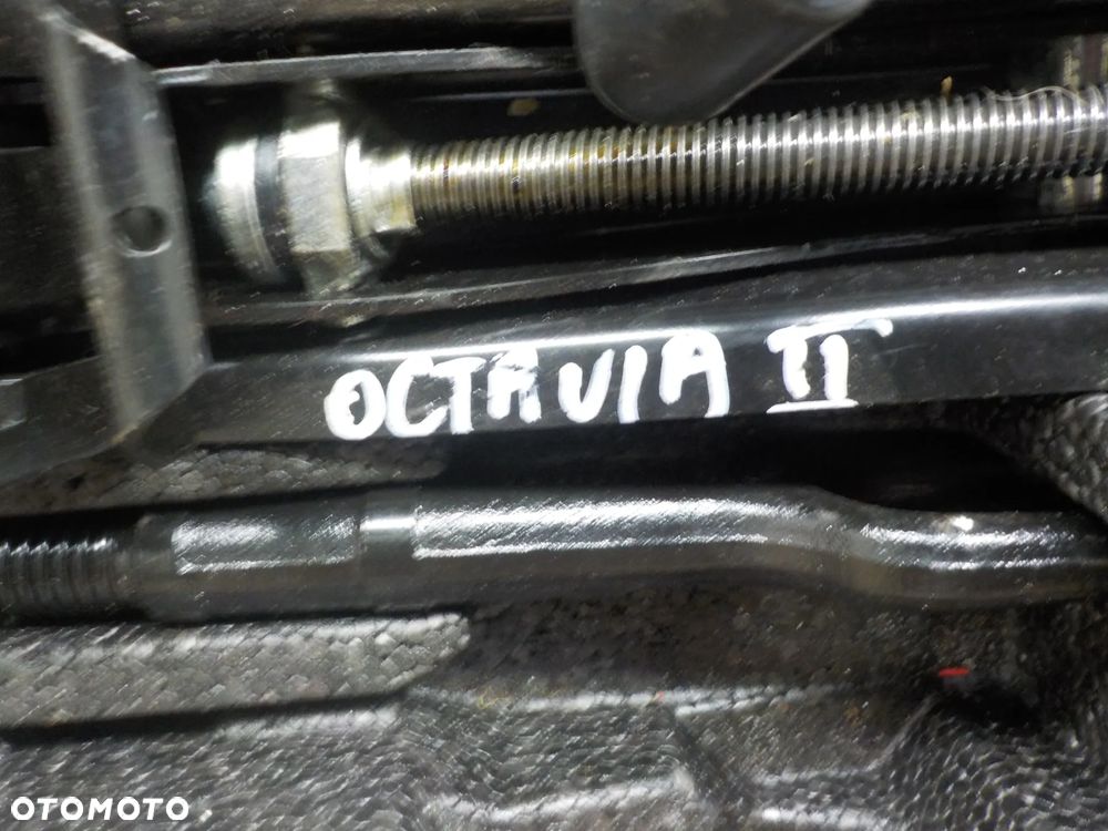 SKODA OCTAVIA II PODNOŚNIK KLUCZ DO KÓŁ UCHO HOLOWNICZE WKŁAD KOŁA - 2
