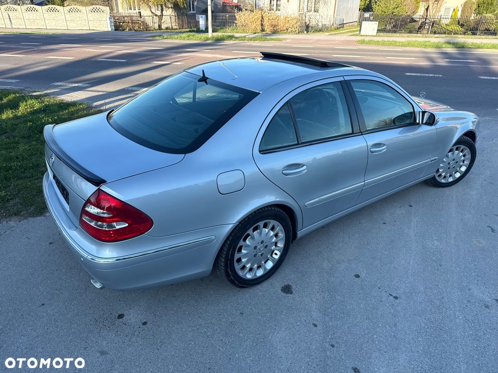 Mercedes-Benz Klasa E 500 4Matic Automatik Elegance - 23