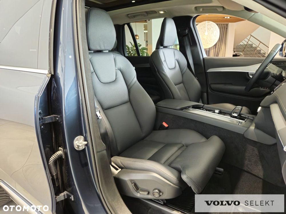 Volvo XC 90 - 22