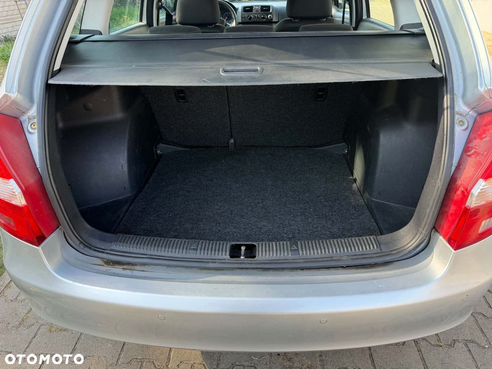 Skoda Fabia 2013 photo 4