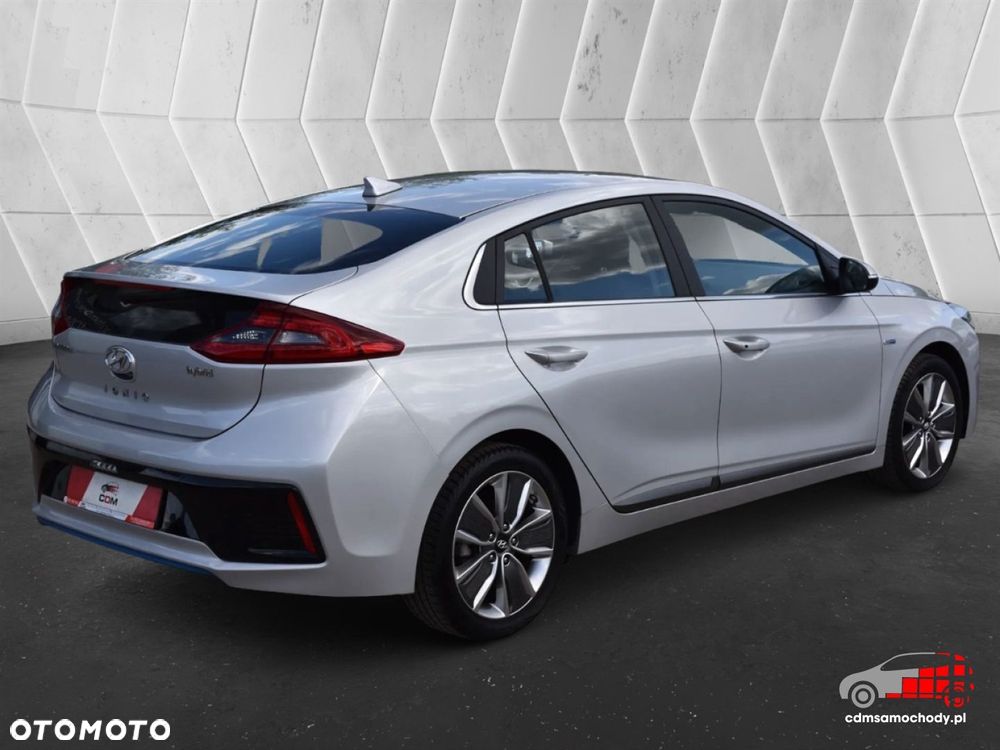 Hyundai IONIQ - 10