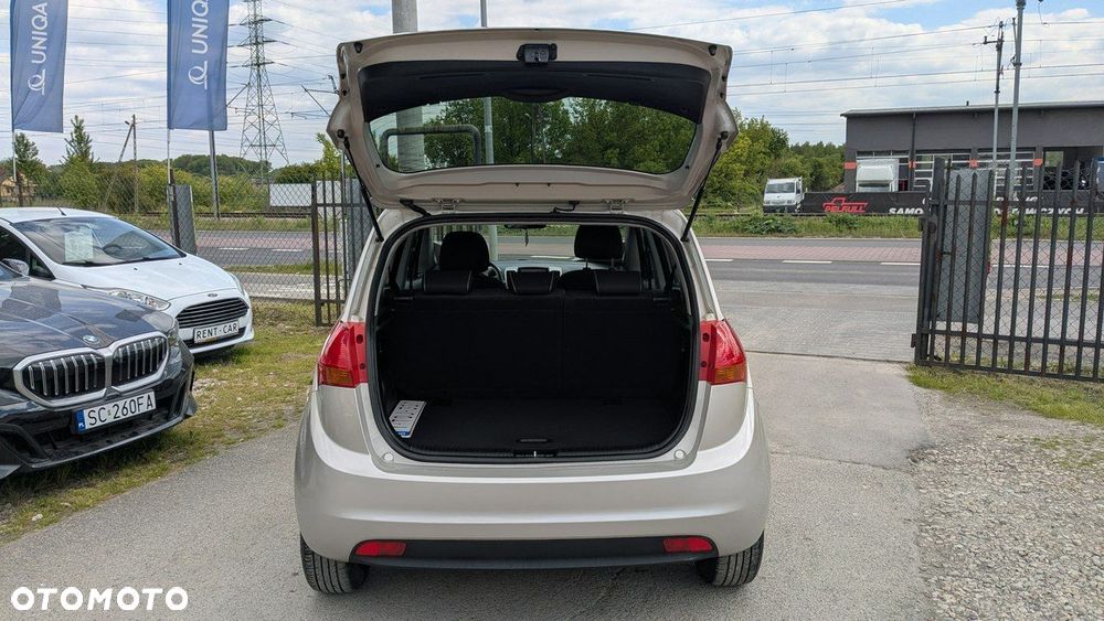 Kia Venga - 33