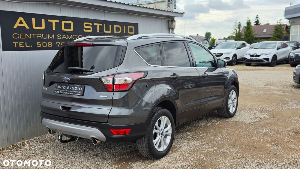 Ford Kuga 1.5 EcoBoost 2x4 Titanium - 4