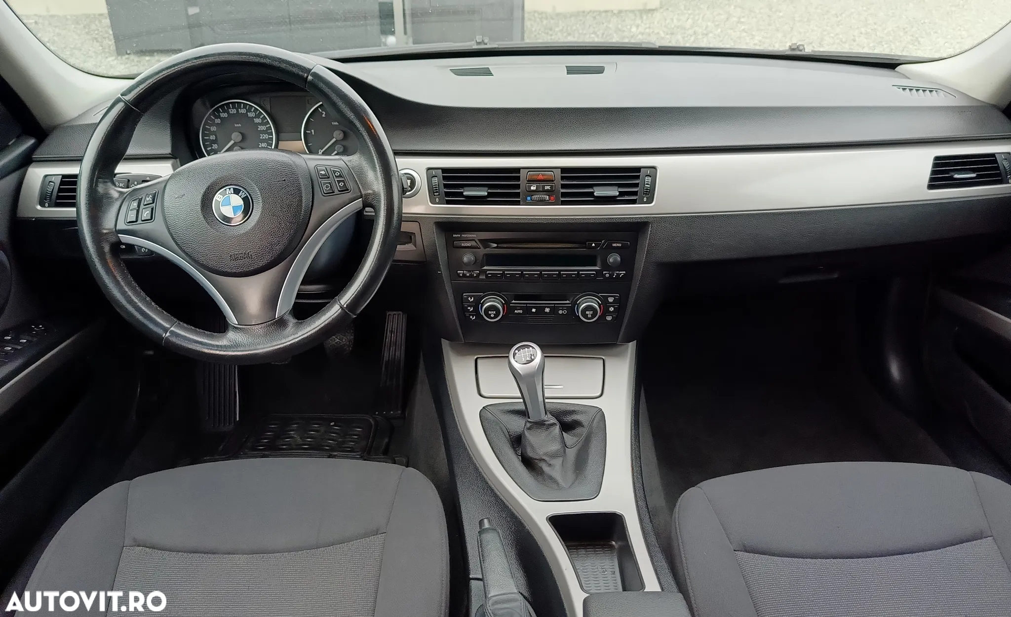 BMW Seria 3 318d DPF Touring - 5