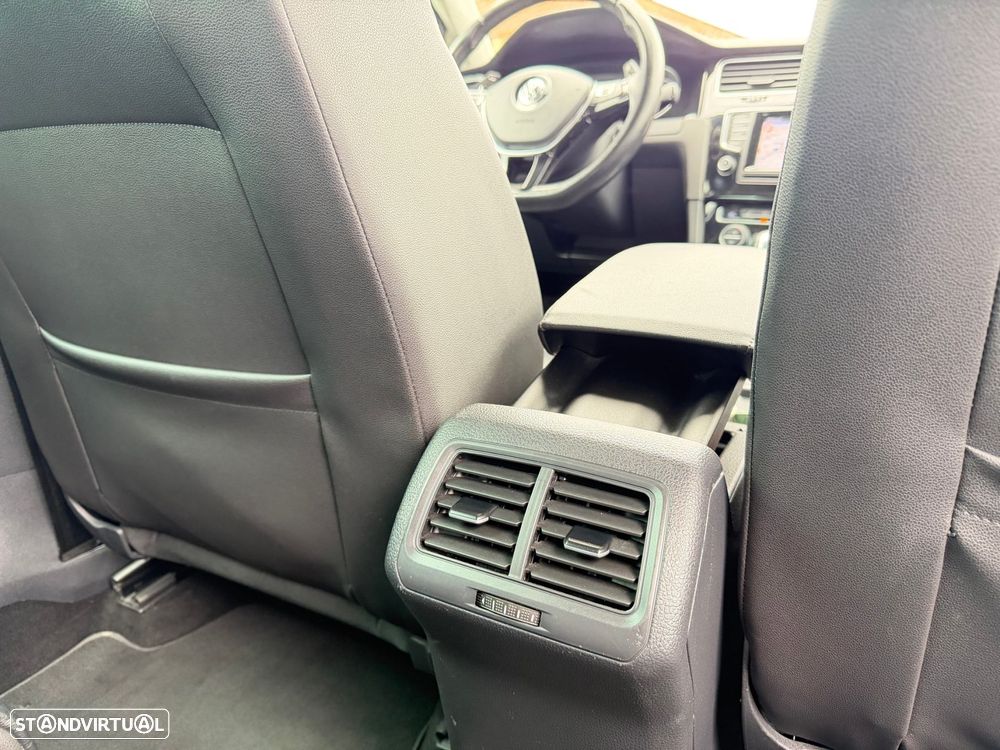 VW Golf 2.0 TDI Highline DSG - 29