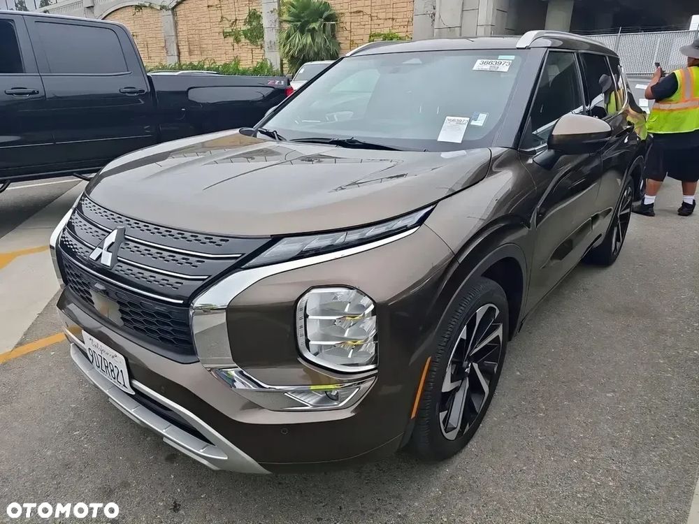 Mitsubishi Outlander - 4