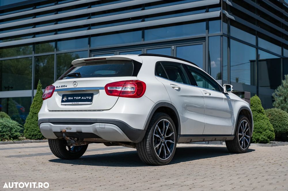 Mercedes-Benz GLA 200 d - 14