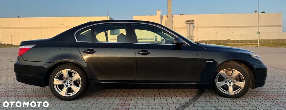 BMW Seria 5 525i - 4