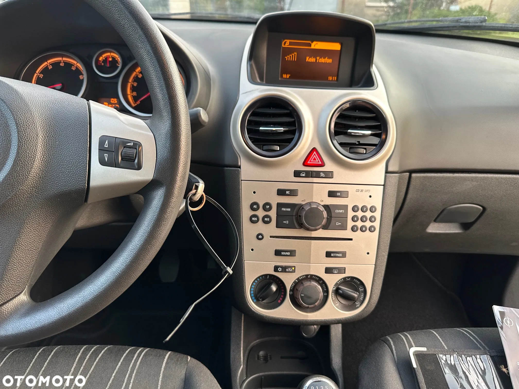 Opel Corsa 1.2 16V Cosmo - 16