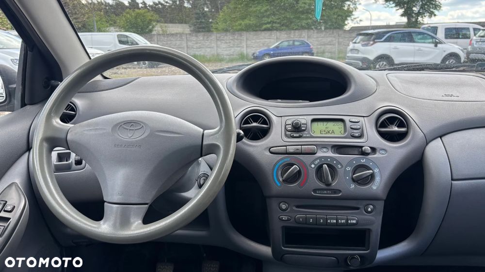 Toyota Yaris 1.0 Luna - 22