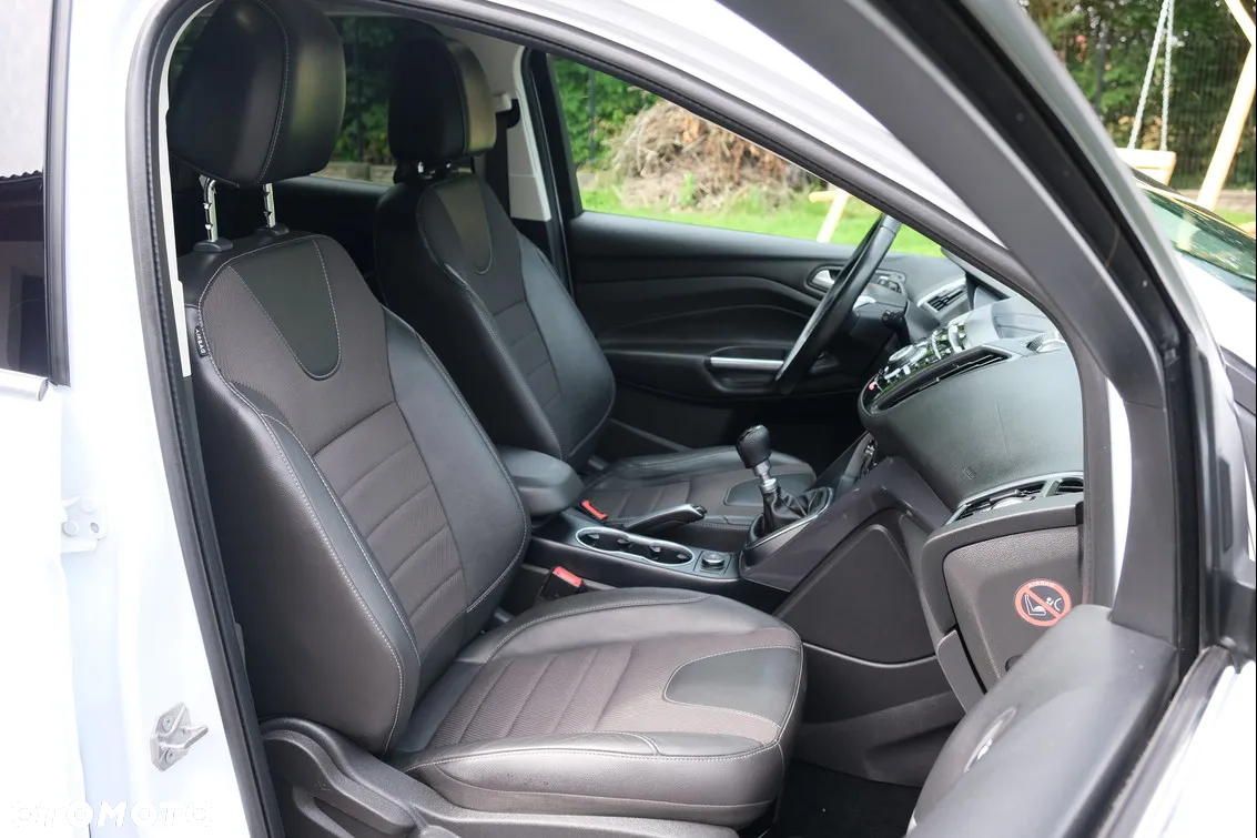 Ford Kuga 2.0 TDCi 4x4 Titanium - 25