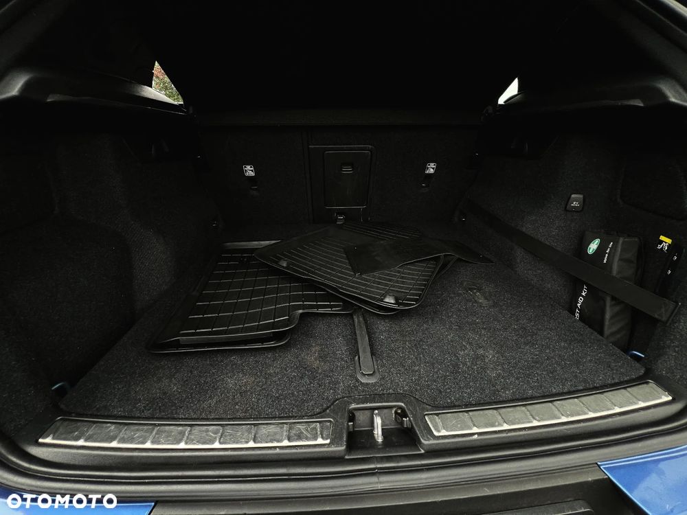 Volvo XC 40 T4 AWD Geartronic R-Design - 34