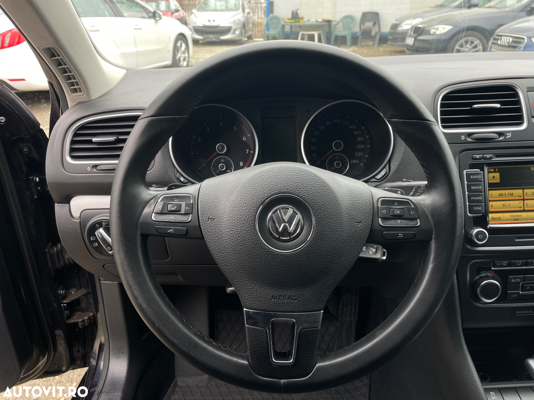 Volkswagen Golf - 17