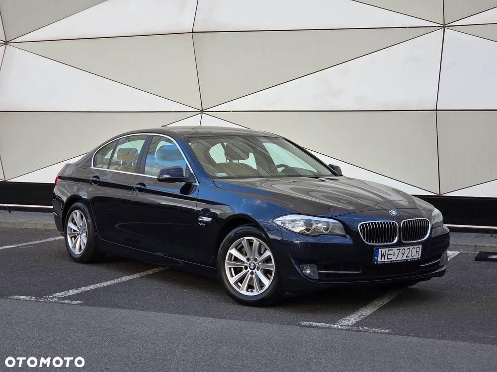 BMW Seria 5 528i xDrive - 34