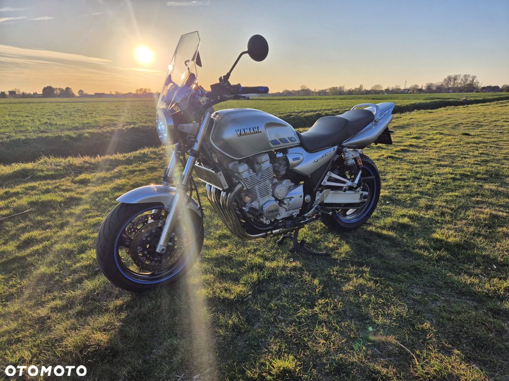 Yamaha XJR - 6