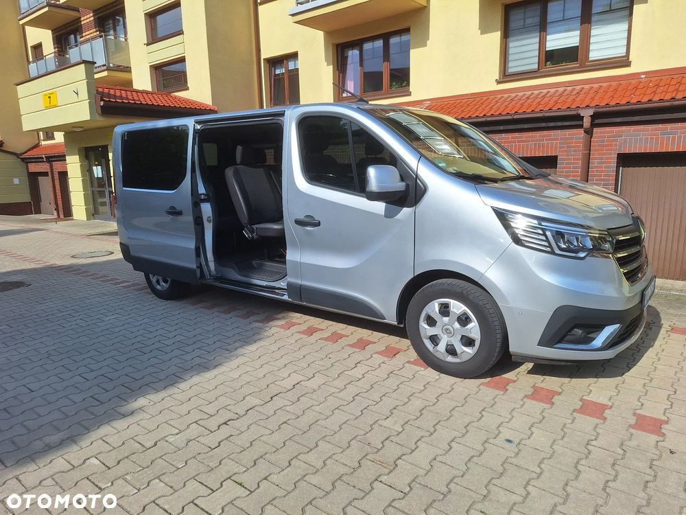 Renault Trafic 2.0 dCi - 11