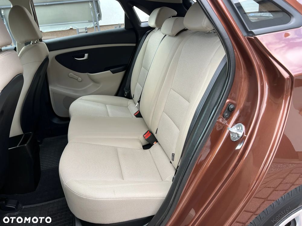 Hyundai i30 1.4 Comfort - 23