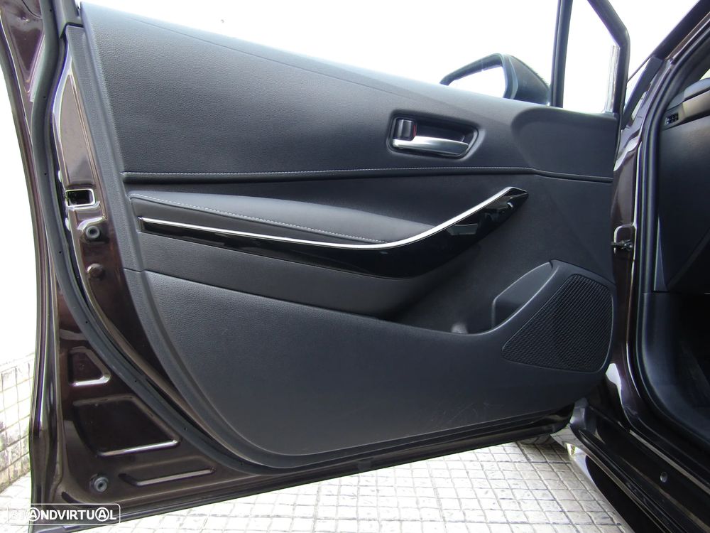 Toyota Corolla Touring Sports 1.8 Hybrid Comfort+P.Sport - 10